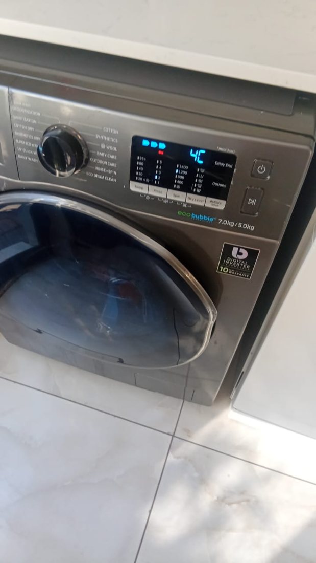 Washing machine repair technician working in Gauteng